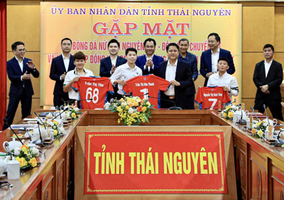 CLB bóng đá nữ Thái Nguyên T&T chiêu mộ Quả bóng vàng nữ Việt Nam