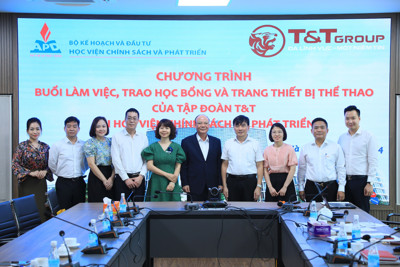 T&T Group tặng trang thiết bị thể thao và trao học bổng cho sinh viên Học viện Chính sách và Phát triển