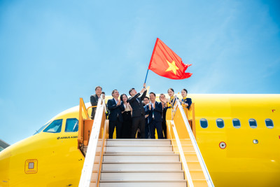 WELCOMING MORE AIRBUS AIRCRAFT, VIETRAVEL AIRLINES SPEEDS UP TO "DOMINATE THE SKY"